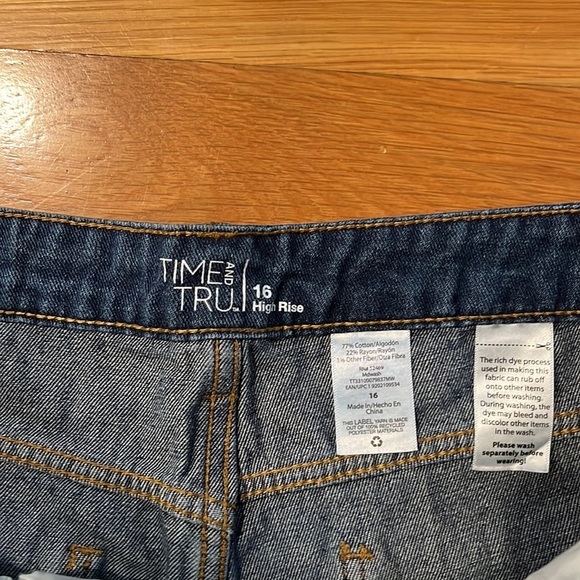 Time and Tru dristress high rise jeans size 16 . - Picture 2 of 8